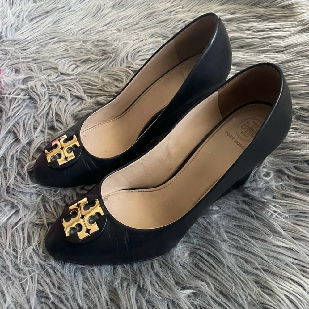 TORY BURCH luna wedge